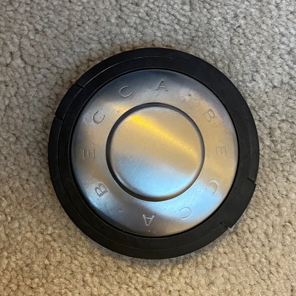 BECCA Champagne Pop Pressed Highlighter - Picture 3 of 3